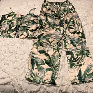 Victoria Secret satin pajama set in xsm. Item is brand new with tags
